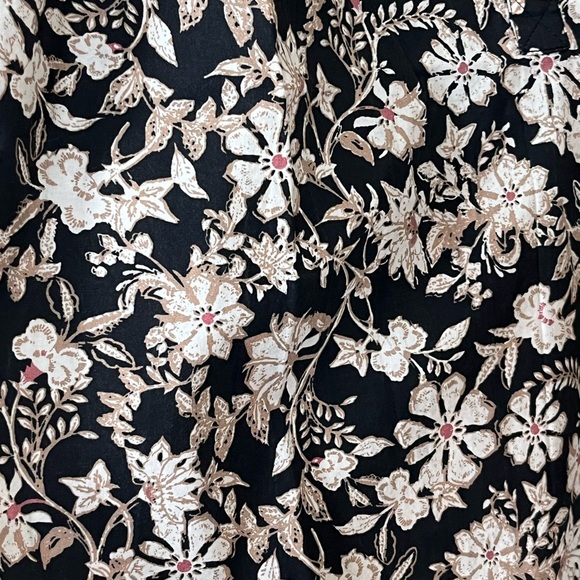 Melrose & Market Floral Black and Cream Women's Designer Blouse Size Medium - Picture 6 of 16